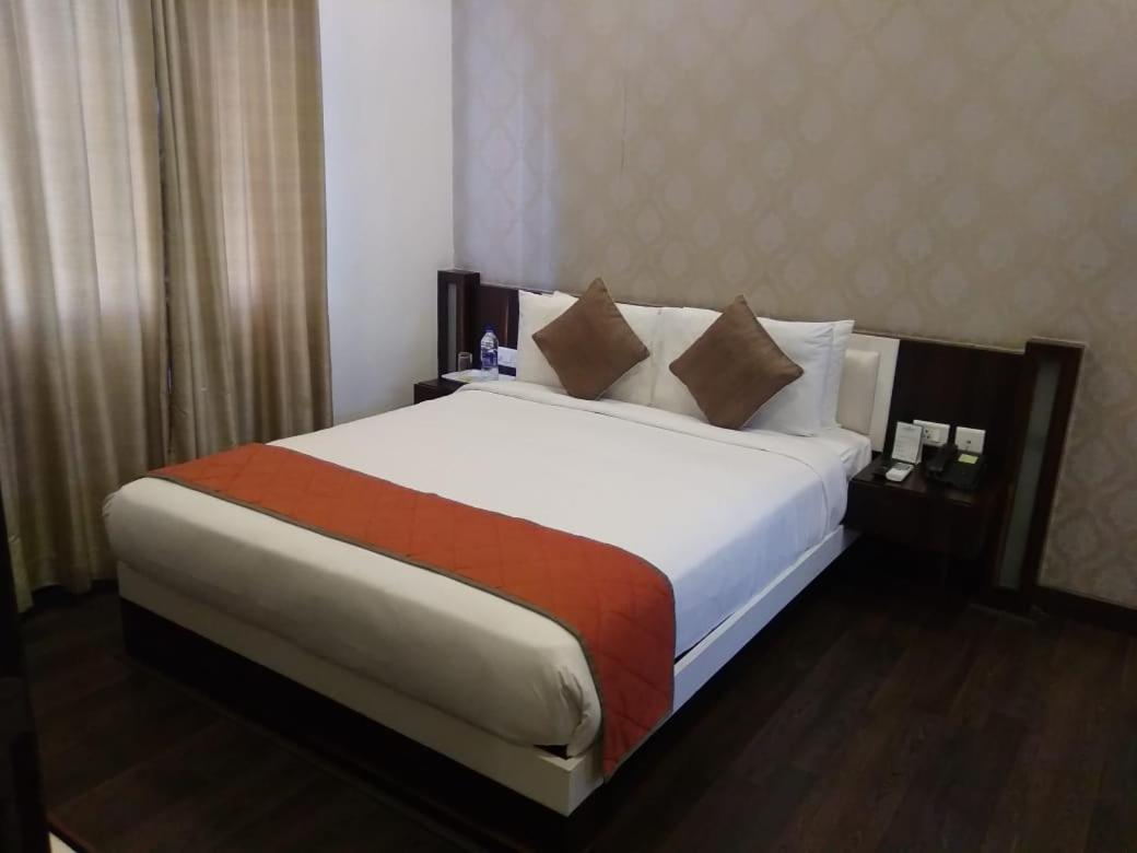 Crest Executive Suites, Whitefield Apartment *